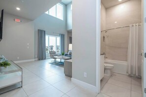 Shower - Premium Location Spectrum at Reunion Near Disney (Kissimmee)