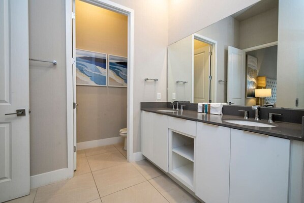 Unclassified image, 1 of 86, button - Premium Location Near Disney Luxury Apartament (Kissimmee)