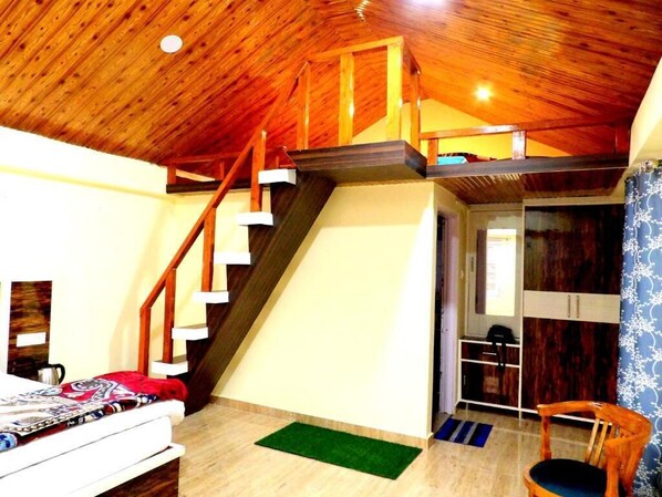 Family Cottage, 4 Bedrooms, Private Bathroom, Garden View | Interior - The Hideaway Homestay Chail (Chail)