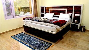 Familjestuga - 4 sovrum - privat badrum - utsikt mot trädgården