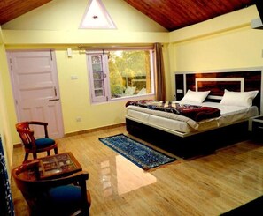 Family Cottage, 4 Bedrooms, Private Bathroom, Garden View | Desk, laptop workspace, free WiFi - The Hideaway Homestay Chail (Chail)