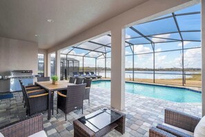 Outdoor dining - Luxury 6BD Single House at Balmoral Resort (Haines City)