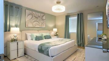6 bedrooms, iron/ironing board, WiFi, bed sheets