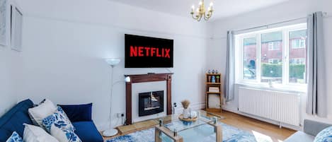 Téléviseur, foyer, bureau