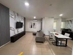 Interior - Family Apartment in San Francisco (Panama City)