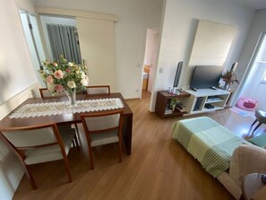 3 bedrooms, iron/ironing board, bed sheets, wheelchair access - Apartment 68m² | 3 bedrooms (1 suite) | Furnished | 2 parking spaces | Balcony and service area (São Paulo)