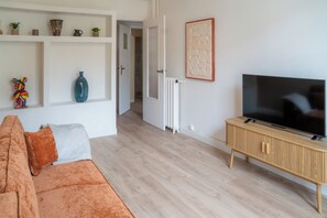 Living area - New & elegant apartment - Haut Musiciens (Nice)