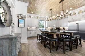 Fridge, microwave, oven, stovetop - Luxury Miramar Getaway w/ Pool & Cart - Ask for Discount! (Miramar Beach)