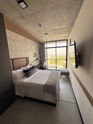 1 habitación, escritorio, tabla de planchar con plancha y wifi gratis 