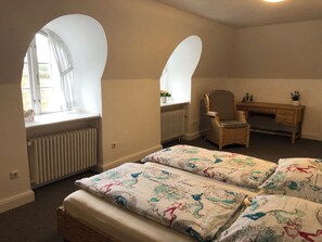 2 bedrooms, WiFi, bed sheets - Thatched house with large property directly on the moor (Leck)