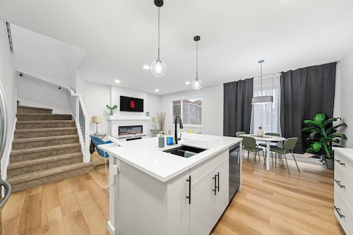 Cozy 4BHK House / PEACEFUL