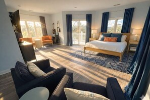 6 bedrooms, iron/ironing board, WiFi, bed sheets - Walk to Beach~3 Game Rms~Heated Pool~Golf~Fire Pit (Isle of Palms)