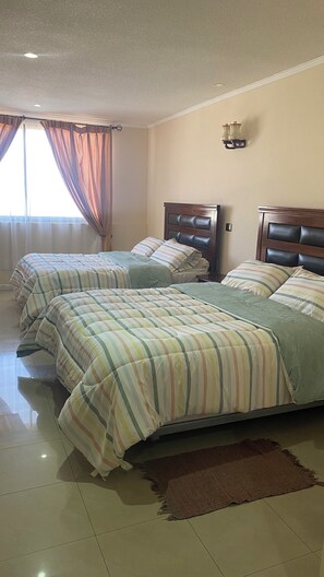 Desk, laptop workspace, free WiFi, wheelchair access - Hotel Astore Suites  (Antofagasta)