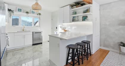 Bright & Fully Renovated Retreat