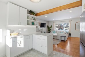 Unclassified image, 4 of 35, button - Bright & Fully Renovated Retreat (Saskatoon)