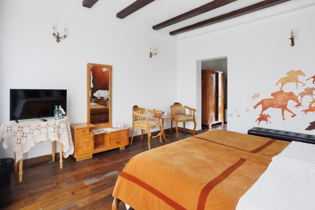 In-room safe, desk, iron/ironing board, free WiFi