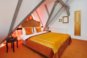 Standard Double Room, 1 Katil Ratu (Queen) | Peti besi dalam bilik, meja, seterika/papan seterika, Wi-fi percuma