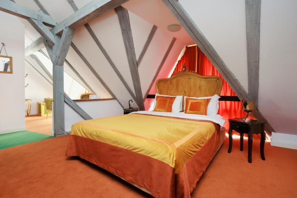 Standard Double Room, 1 Katil Ratu (Queen) | Peti besi dalam bilik, meja, seterika/papan seterika, Wi-fi percuma 