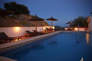 Alberca al aire libre por temporada 