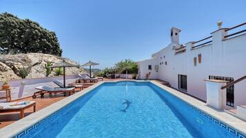 Seasonal outdoor pool