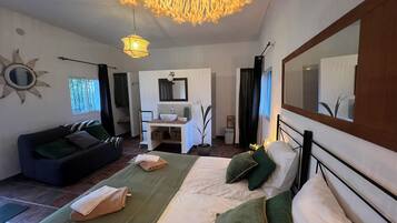 Deluxe tweepersoonskamer, privébadkamer, uitzicht op heuvels | Gratis wifi