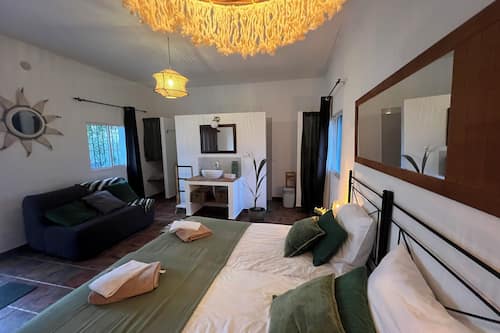 Deluxe Double Room, Private Bathroom, Hill View