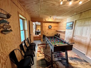 Spielezimmer