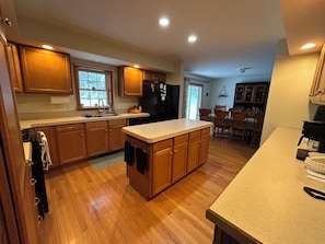 Unclassified image, 3 of 21, button