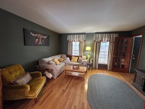 Unclassified image, 2 of 21, button