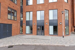 Exterior - Lovely & Scenic 2-Bedrooms Flat (Greater London)