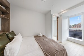 2 bedrooms, iron/ironing board, free WiFi, bed sheets - Lovely & Scenic 2-Bedrooms Flat (Greater London)