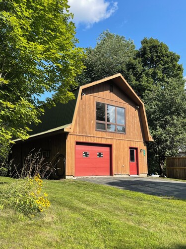 Little House at Burke Basecamp Ride-In Ride-Out Kingdom Trails – Bike Storage