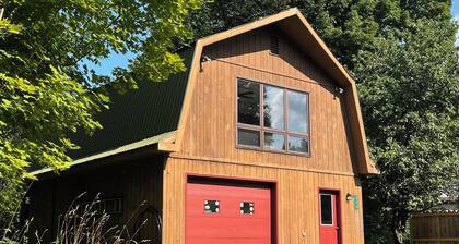 Little House at Burke Basecamp Ride-In Ride-Out Kingdom Trails – Bike Storage
