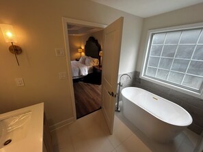 Unclassified image, 3 of 19, button