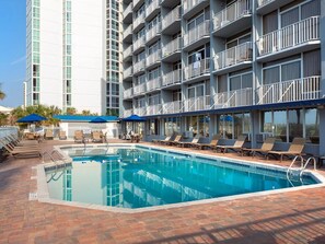 Uklassifisert bilde, 4 av 8, knapp