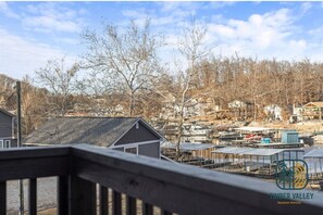 Property grounds - 5BR Lakefront Home w/ Private Dock & Hot Tub (Sunrise Beach)