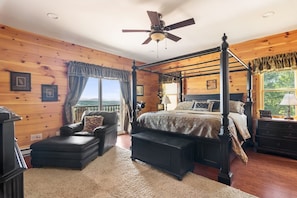 6 bedrooms, iron/ironing board, travel crib, free WiFi