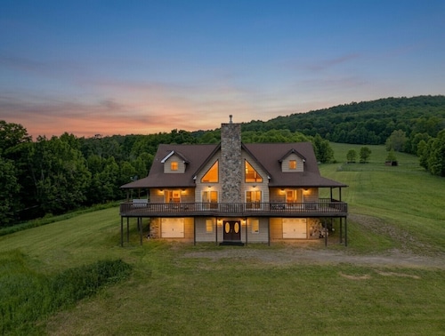 Massive 6BR 5BA Country Home with Central AC
