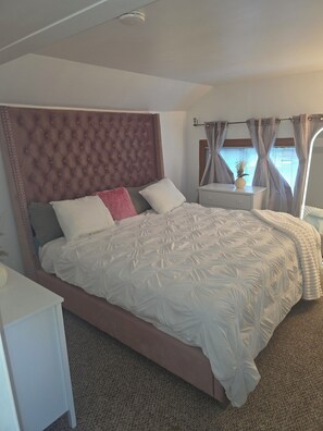 3 bedrooms, iron/ironing board, WiFi, bed sheets - The cozy house (Allen Park)