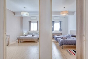 Desk, iron/ironing board, WiFi, bed sheets - Bisazza Street 3 Bedroom Apartment (Sliema)