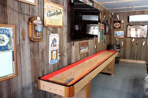 Games room - The Enchanted Schoolhouse (Brooklyn)