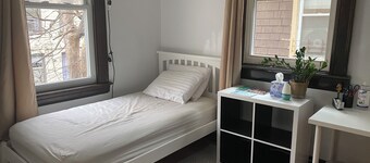 Private 1 bedroom &  shared bath in Victorian 1920 Kensington house.
