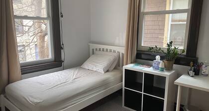 Private 1 bedroom & shared bath in Victorian 1920 Kensington house.