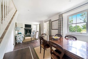 Unclassified image, 4 of 30, button - Idyllic Waterside Georgian Cottage (Halberton)