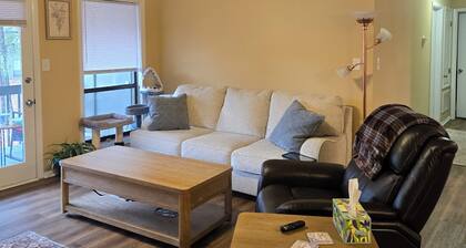 Cozy and comfy condo conveniently located near Fort Bragg and the mall area.