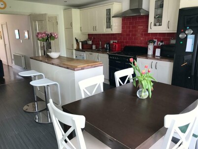 Light Filled 3BDR Home with garden in Kimmage