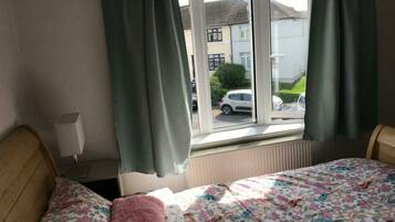 3 bedrooms, iron/ironing board, Internet, bed sheets