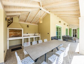 House | Dining - Elegant Family Retreat With Pool in Istria (Zminj)