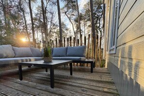 Terrace/patio - Luxurious chalet in the countryside for 4 people. Enjoy nature and comfort! (Norg)