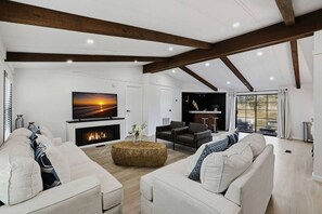 TV, fireplace - Stylish Farmhouse and Studio Apt W/ Acreage! (Waller)